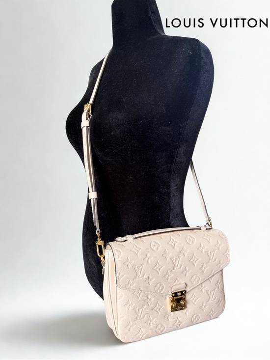 Louis Vuitton Handbags - Louis Vuitton Monogram Empreinte Pochette Métis MM Crème - Like New! Full Set 🎁
